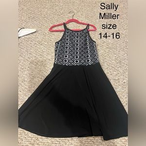 Sally Miller Black and White Tween Dress Size 14 in Like New Condition